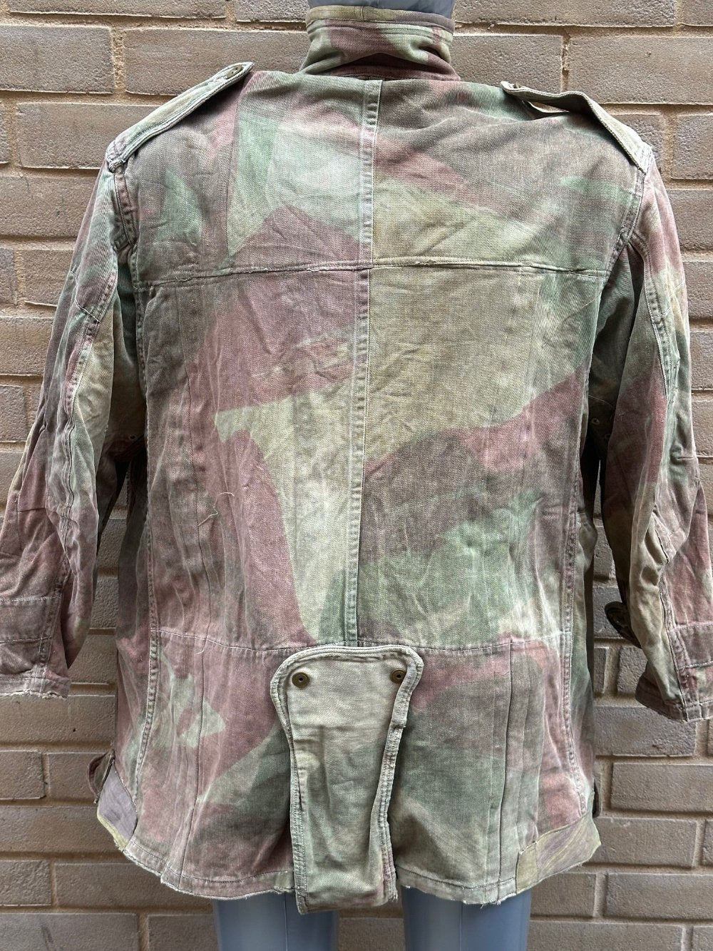 AIRBORNE DENISON SMOCK DATED 1945 - REPAIRED (REF: 3)